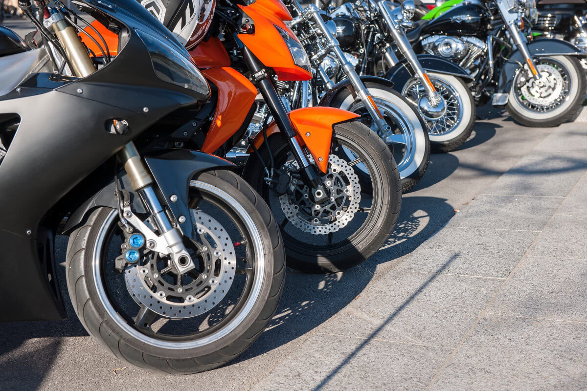 並べられたバイク