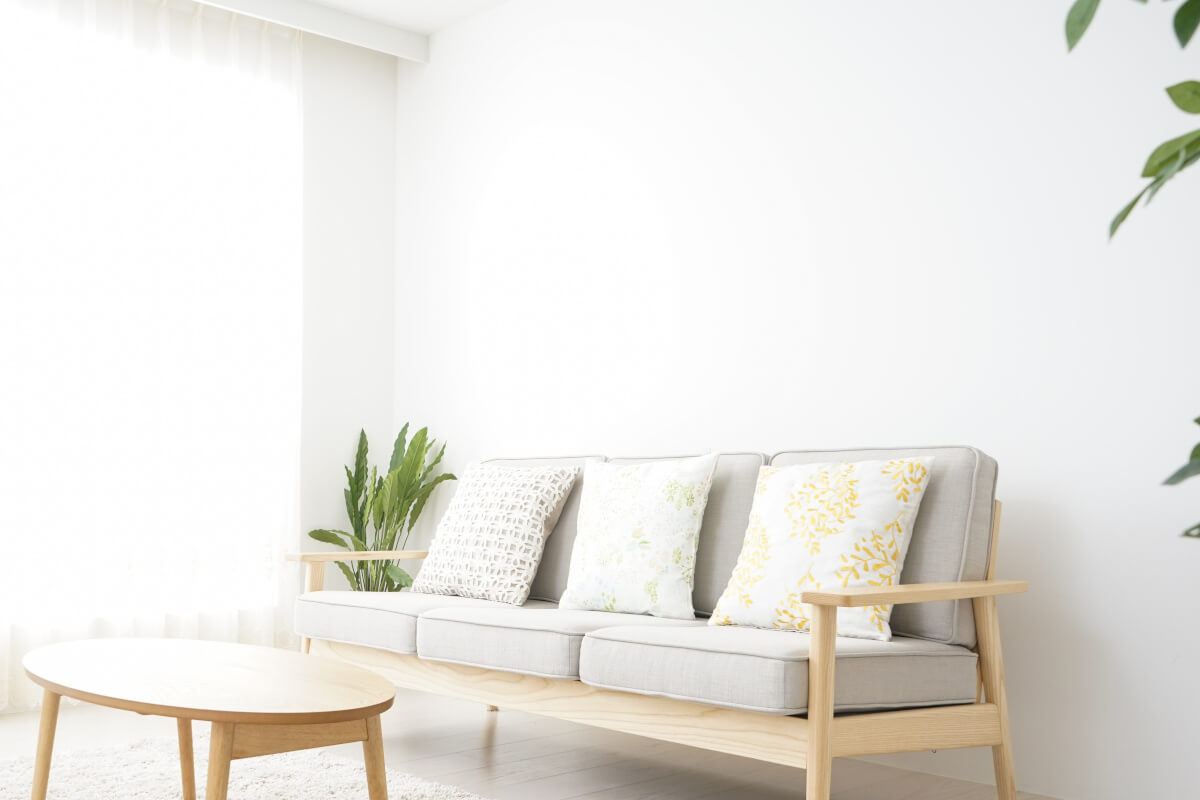 白を基調としたシンプルな部屋